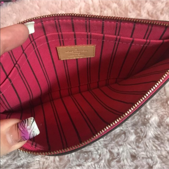 Louis Vuitton Pivoine Pochette Wristlet Clutch - Picture 2 of 8